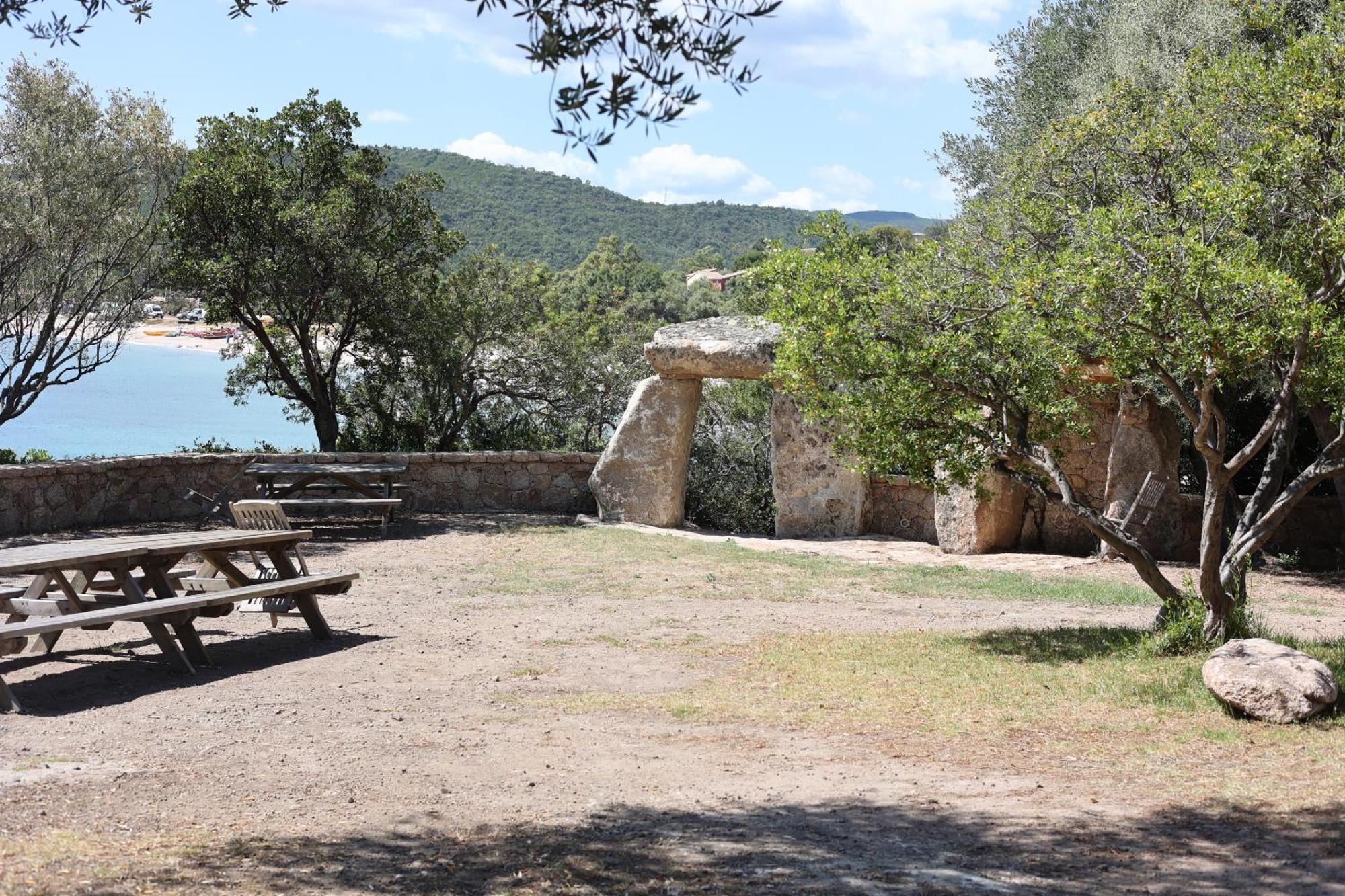 Faounzina Village