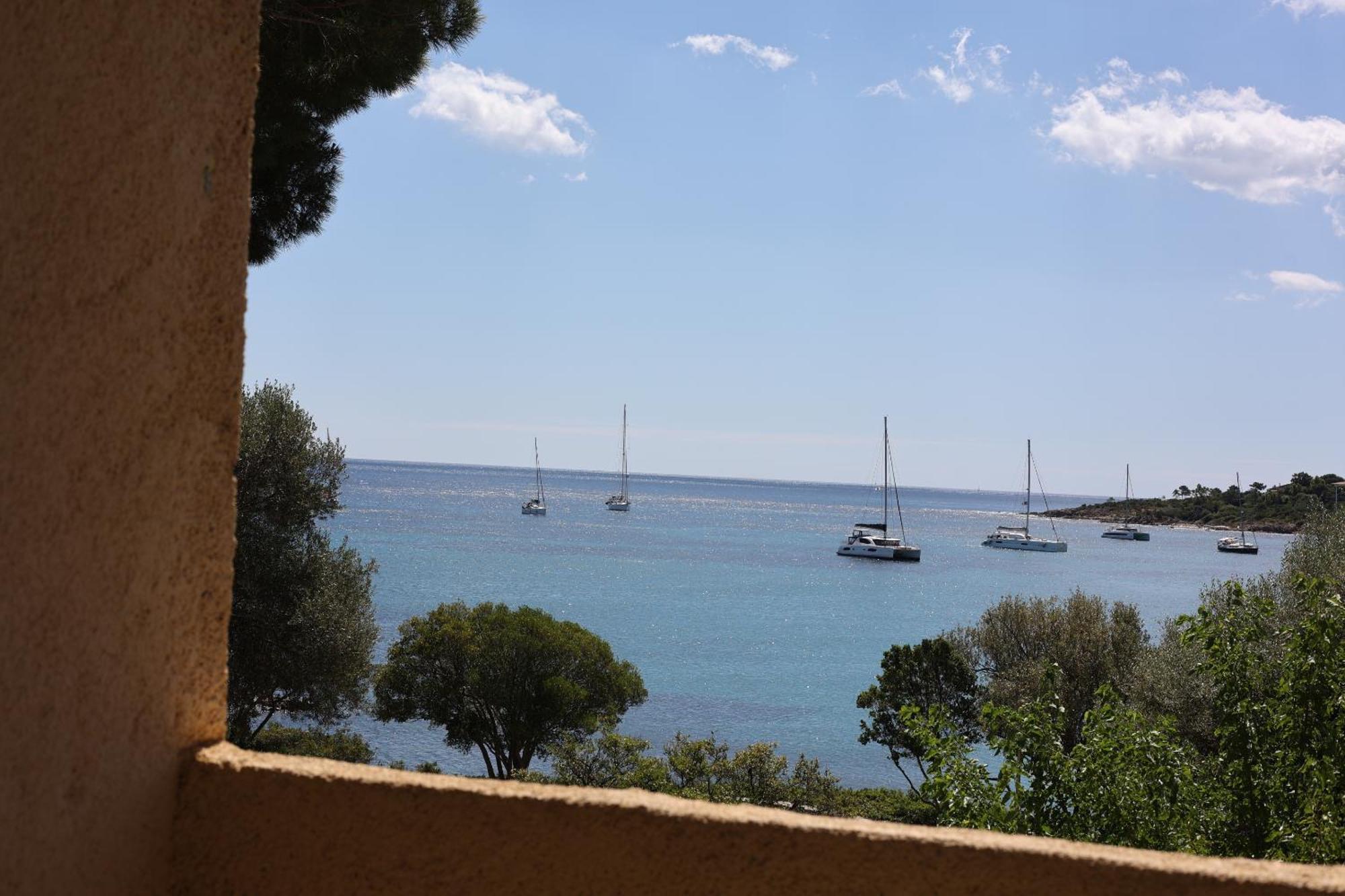 Faounzina Village * Favone